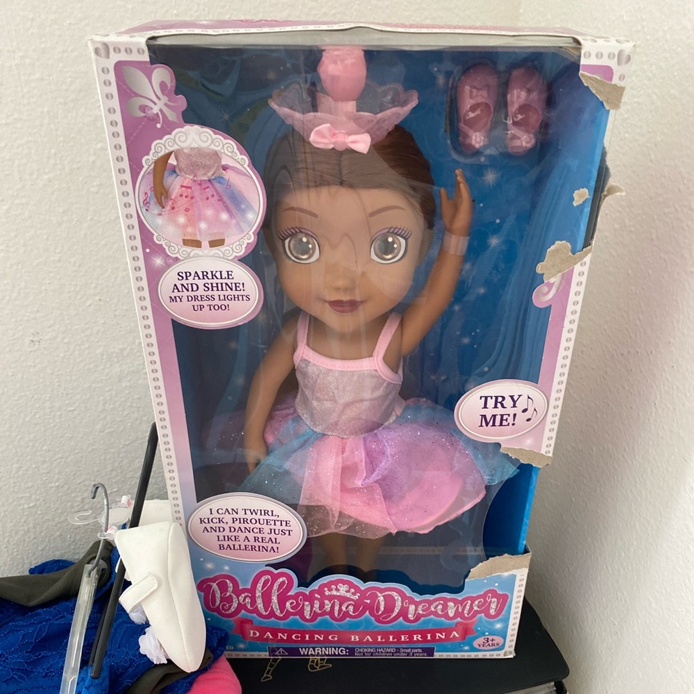🫶🏼 Dancing Ballerina Doll